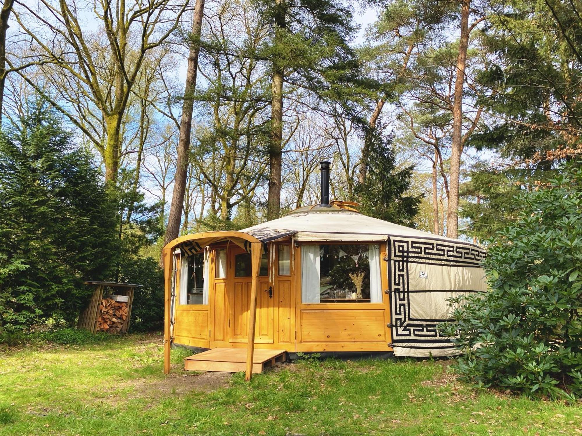 Luxury tent Ons Yurt In Het Bos *